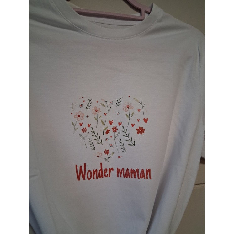 Tee shirt maman Wonder maman fleuri