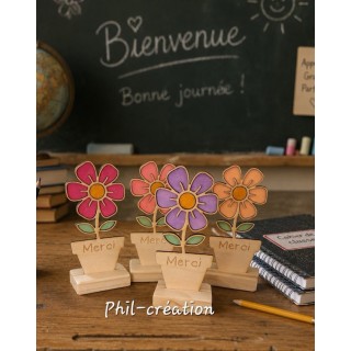 Fleur en bois MERCI